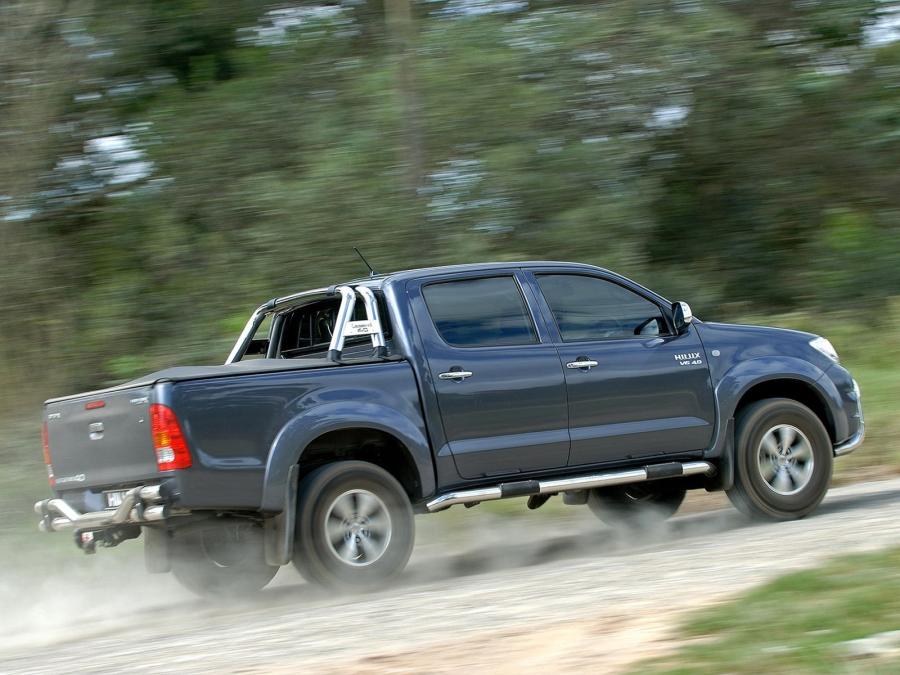 Toyota Hilux Legend 40 Double Cab 2010 года  (фото 4 из 8)